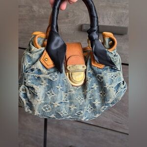 💙Vintage Louis Vuitton Denim Pleaty Bag💙